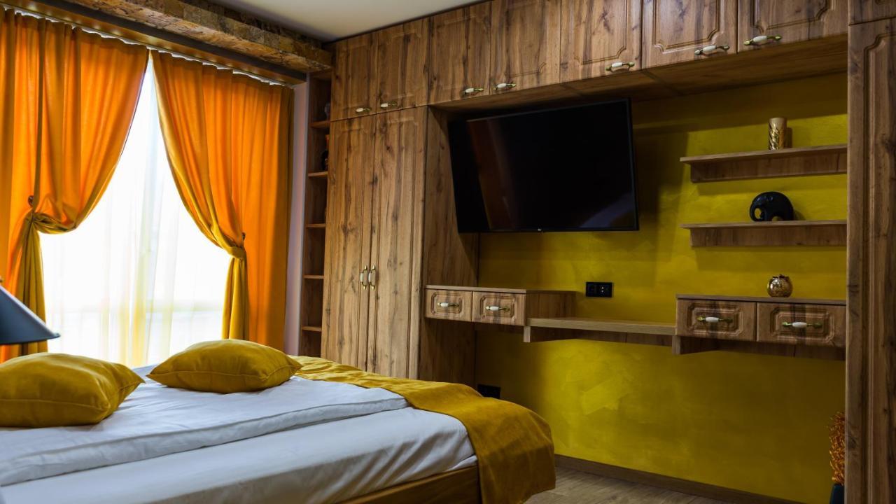 Cyborg Flat Petrosani Apartment ภายนอก รูปภาพ
