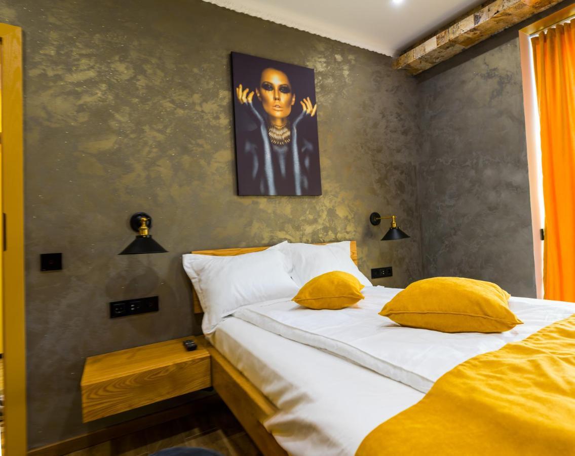 Cyborg Flat Petrosani Apartment ภายนอก รูปภาพ