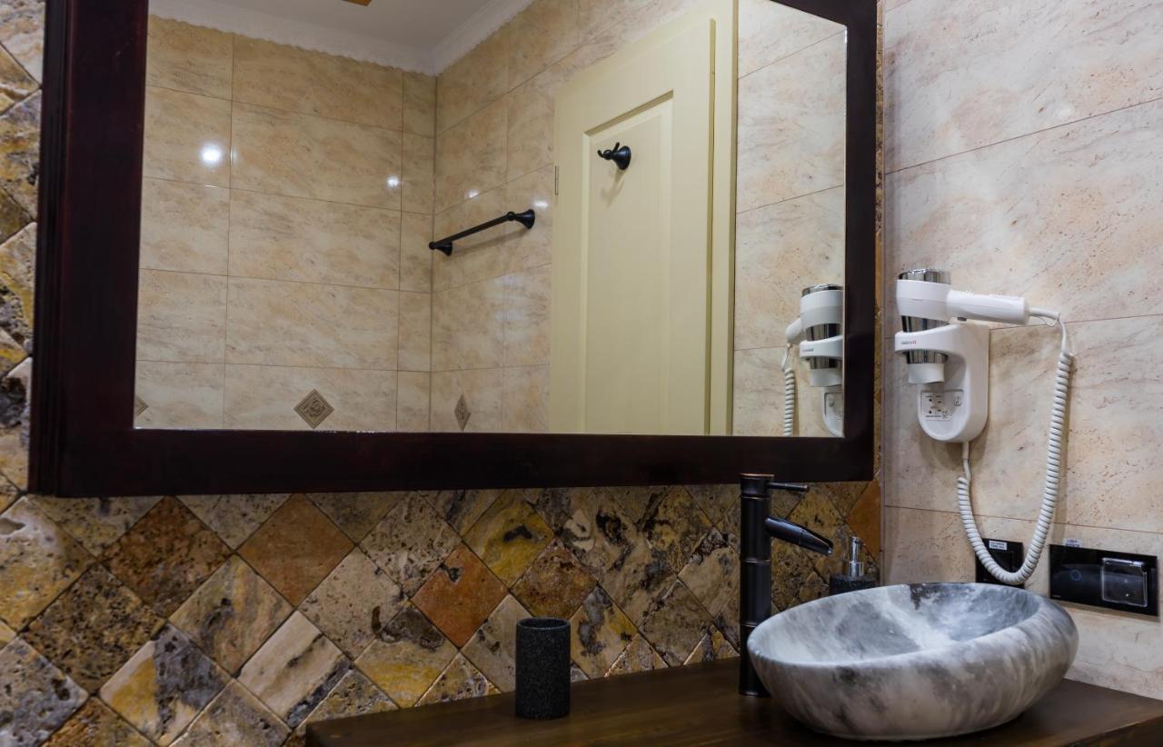 Cyborg Flat Petrosani Apartment ภายนอก รูปภาพ